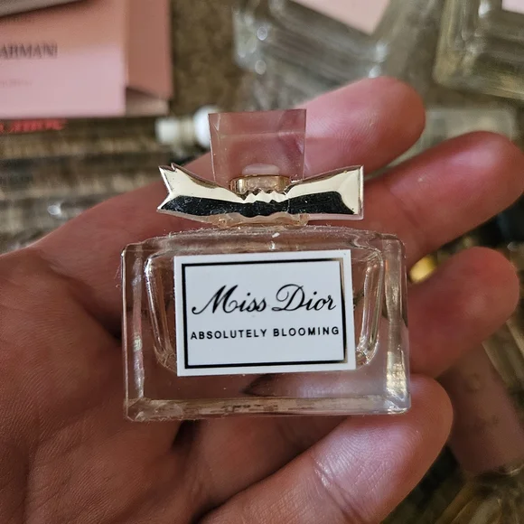 Used Perfume Sample Lot - Picture 6 of 14